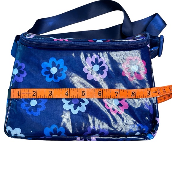 Vera Bradley Lunch Tote - Picture 6 of 16